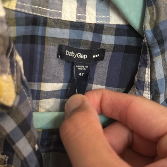 Baby gap 4t button up - Picture 2 of 2